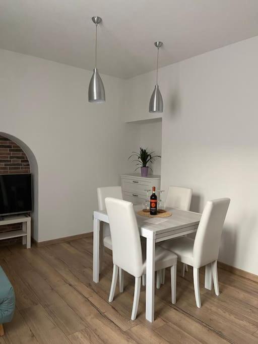 Casa Mirta Leilighet Mandello del Lario Eksteriør bilde